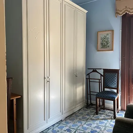 Sicily Maison 1883